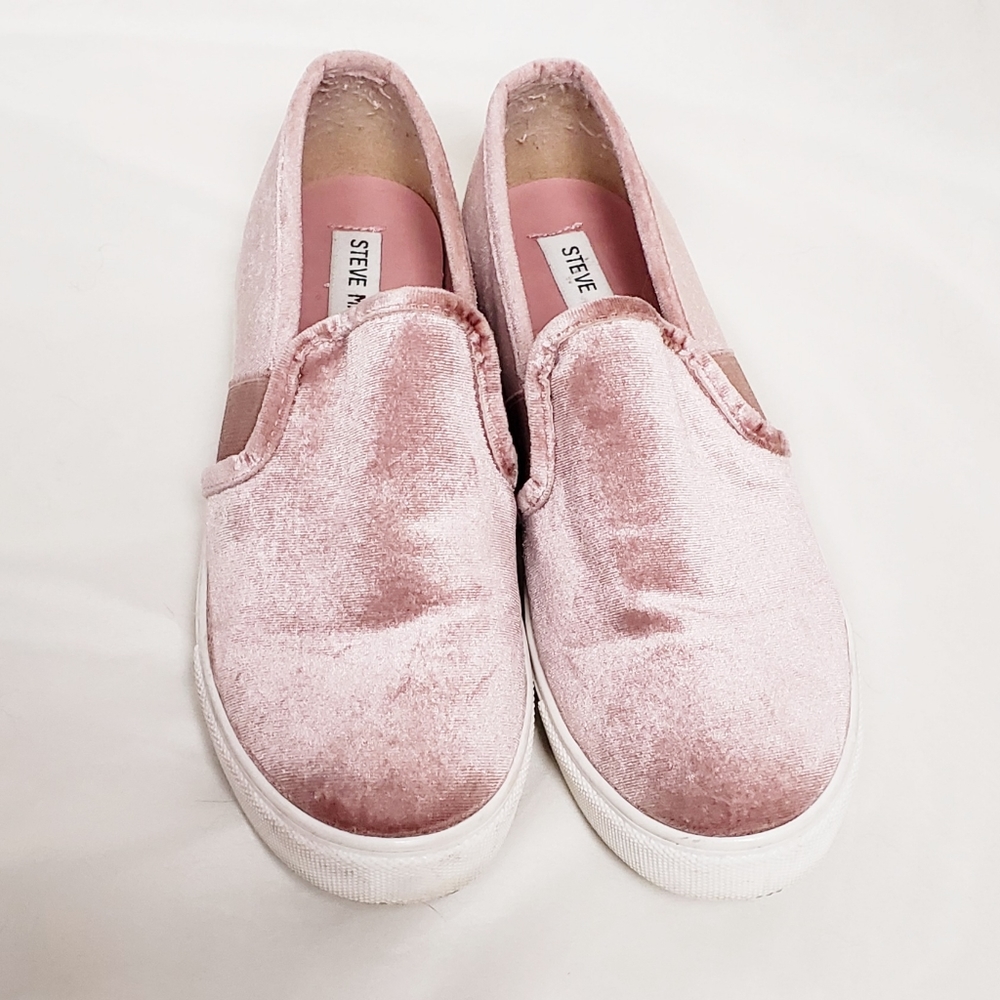 STEVE MADDEN Velvet Pink Slip-on Sneakers - Picture 3 of 10